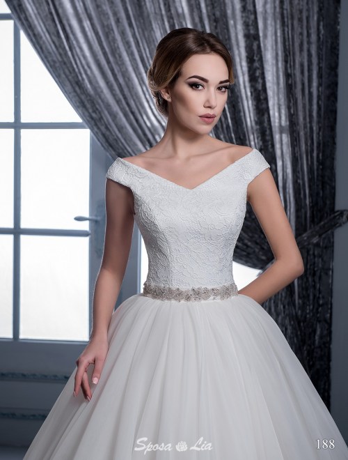 https://www.sposa-lia.com/images/stories/virtuemart/product/188       (2).jpg